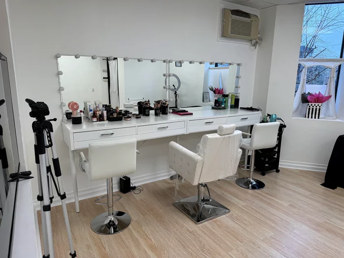 Looking for a space to make your own, take a look! Hair Salon and eye lashes, recently renovated with brand new equipment included in sale.