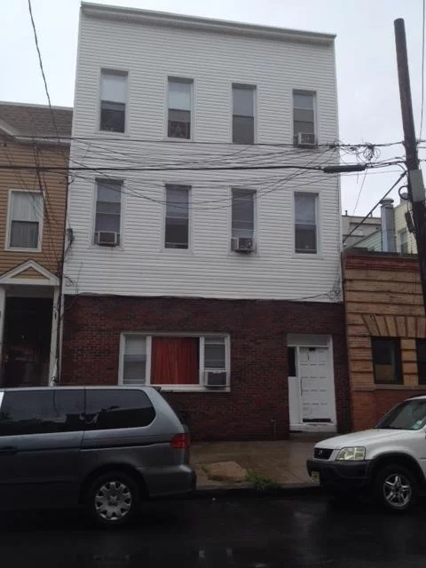 INVEST NOW! 5 unit building w strong rent roll.NEW WINDOWS (2 YRS) NEW SIDING (2 YRS) 4 and 5 room apts Convenient to NYC transportation. Needs some upgrades Current rent roll: APT 1 $1300.00 5 RMS APT 2 $ 945.00 4 RMS APT 3 $ 945.00 4 RMS APT 4 $ 917.00 4 RMS APT 5 $ 751.00 4 RMS Apt 4 is section 8