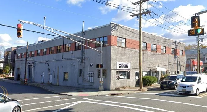 Mixed-use flex building in great location next to Over Peck County Park. Property contains car wash, office and industrial space that includes private parking. Located 2 miles from the George Washington Bridge and 1.5 miles from the NJ Turnpike and Route 80 Intersection. This property sits across from a proposed Light Rail Stop with connection to Hoboken.