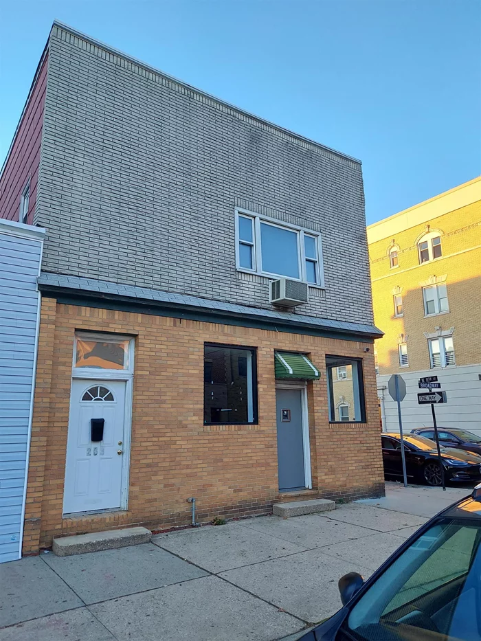 With high ceiling and plenty of open space, this blank canvas will be perfect for any commercial renter! Separate Mens & Women's bathrooms. Basement access. Near 8th Street Light Rail. Call today to schedule a showing!