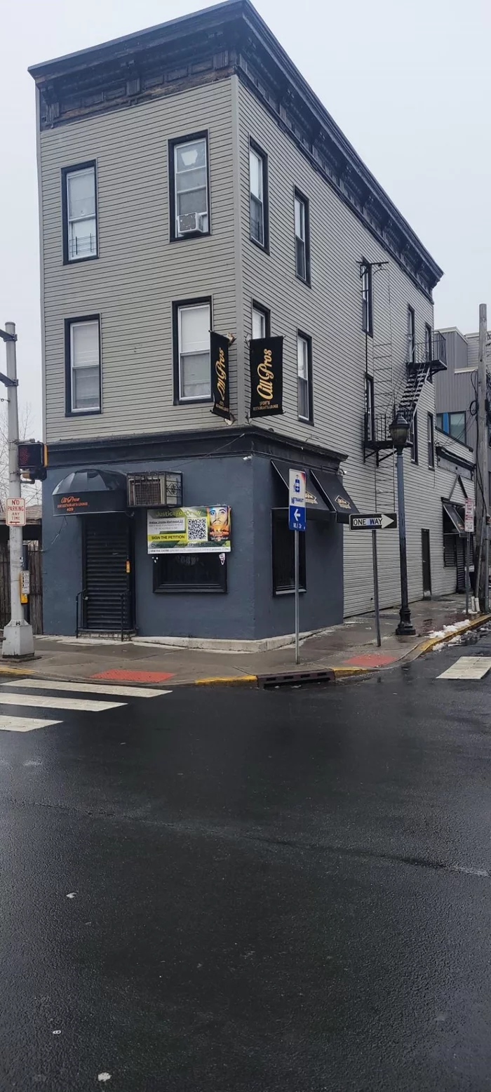 Prime Greenville location. Across the street from Martin Luther King Jr Light Rail. Spacious commercial space used for Bar/Restaurant over 2000 sq feet of space. Great for Bar or Restaurant. Also has outside space for dining or relaxing. Rent lease terms 3 to 5 years to start.