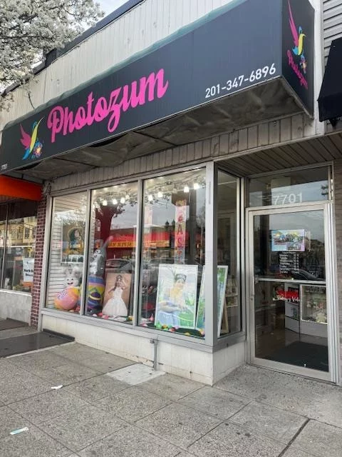 Excellent location STORE FRONT ideal for lawyer, doctor, medical office or gym located on a very high volume foot traffic area , full walking basement can use as a storage, BUSY COMMERCIAL AREA, 2 months security deposit require.