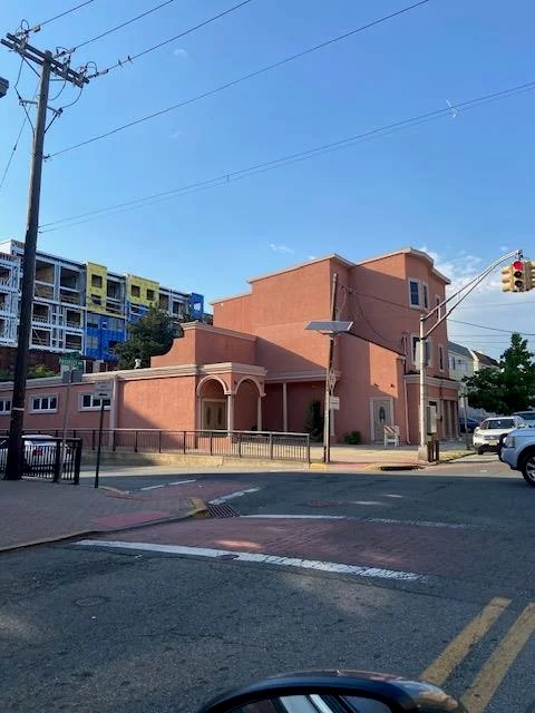 TOTALLY REMODELED CHURCH ON THE CORNER OF PROSPECT AVE. FITS OVER 250 PEOPLE. OWNERS ARE LOOKING TO LEASE 3 DAYS. THIS IS A NET LEASE, ONLY PAY $2500 (DEPENDING ON HOW DAYS) AND ALL UTILITIES ARE INCLUDED. DAYS AVAILABLE ARE MONDAYS, & WEDNESDAY (7:00 PM TO 10:00 PM)SATURDAYS AFTER 2:00 PM. SUNDAYS AFTER 3:00PM