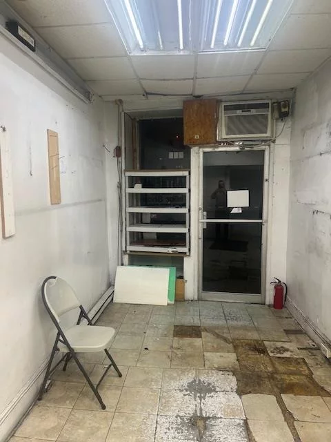 Commercial/store front available for rent. BASEMENT INCLUDED....