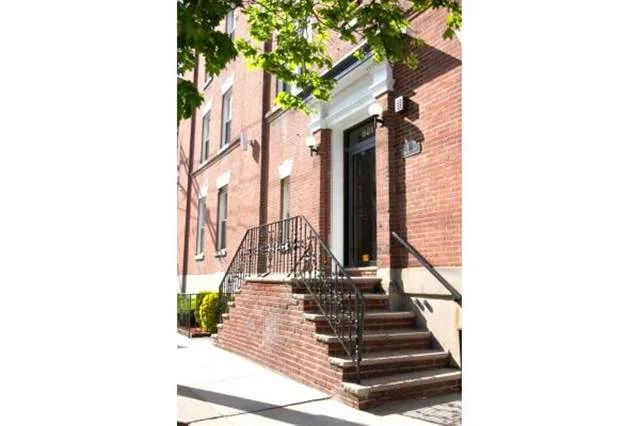 Amazing city view, plenty of light and an open floor plan makes this 1 bedroom unit exceptional. Come home to the beauty of exposed brick and hardwood floors. Extra deeded storage in the basement.