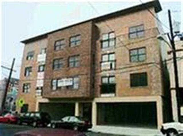 NEW CONSTRUCTION 1BLOCK TO NEW LIGHT RAIL. 2 BEDROOM UNIT AVAILABLE CHERRYWOOD FLOORS, MAPLE SHAKER KITCHEN CABINETS. GRANITE COUNTERTOPS, CENTRAL AC AND HEAT, STAINLESS STEEL APPLIANCES. WASHER, DRYER, PELLA WINDOWS, ALARM SYSTEM IN EACH UNIT HUMIDITY CONTROL. 15 MINUTES FROM NYC PORT AUTHORITY