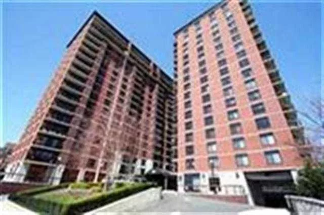 Elegant 3 bedroom 2 bath corner unit in a luxury doorman building with New York City views! Unit offers hardwood floors throughout, central a/c, and private terrace! Kitchen boasts stainless steel appliances, granite counter tops, and eat-in breakfast bar! Washer/ Dryer in unit. Building amenities include 24hr concierge service, shuttle to path station, swimming pool, exercise room, jacuzzi, and shops on premise! Close to all local parks, school, and restaurants. Must see!