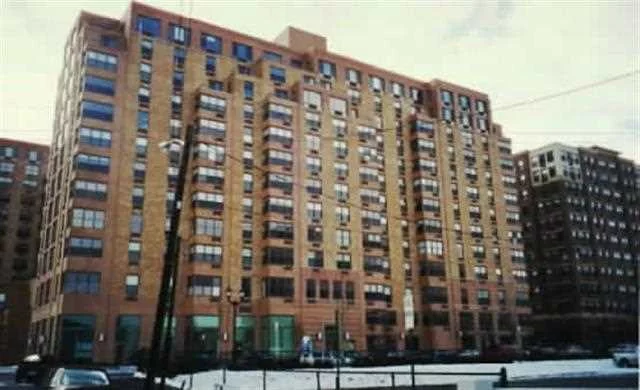 Luxury hi-rise unit w/NYC and river views. 2 BR-2 Bath, 1141 sq. feet on 8th floor. Doorman 24/7, parking in building available @$300/mo. Kitchen: new S/S high-end appliances w/granite countertops and wine refrigerator. New heat-a/c units throughout, freshly painted, new Hunter window treatments, electric fire alarm and sprinkler system, bike storage, outdoor pool with membership, rooftop playground and terrace. Steps to NYC ferry, bus, shopping and restaurants. Easy access to all major highways.