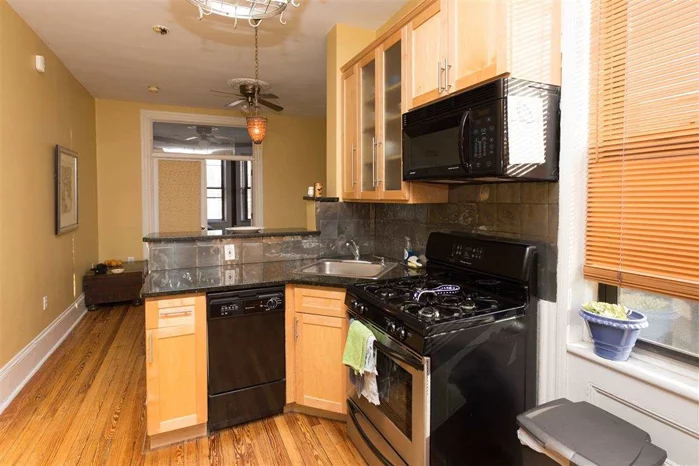 Great Uptown 2 Br. kitchen features granite counters and ss appliances. One of the few communities in Hoboken that has a pool. Easy commute, bus or ferry located short distance away. parking available approx 4 block away.