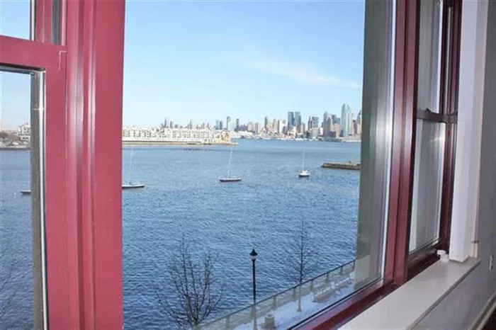 Gorgeous 1 bdrm/1bth in very desirable uptown Hoboken location (the Hudson Tea building)! Dramatic 11x9 foot windows capturing stunning NYC skyline and Hudson River views! Unit features cherry hardwood floors, track lighting, 13ft ceilings and a gourmet kitchen w/ granite countertops and stainless steel appliances. Walking distance to NYC transportation (bus & ferry).