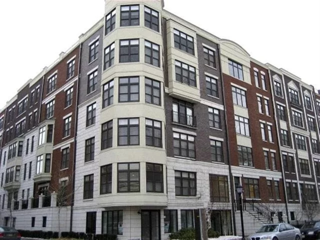 Enter this luxurious 2BR/2BA home through your private street entrance at The Upper Grand. Chef's kitchen with 42 custom cabinets, massive granite breakfast bar & SS appliances. Master bedroom & en suite bath with dual sinks & stand-up shower. Elevator building w fitness center, residence lounge & common courtyard. C/A/C, washer/dryer & deeded garage parking complete this stunning home.