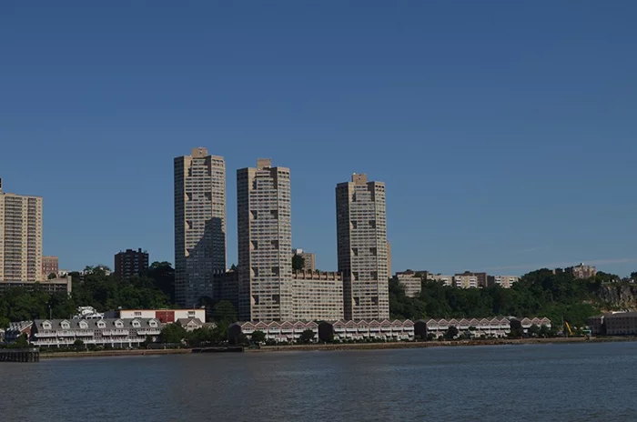 FROM YOUR OWN BALCONY ENJOY MANHATTAN & HUDSON RIVER VIEWS & SUNSETS ALSO FEATURED NEW H/W FLOORS, S/S APPLIANCES, 24 HOUR CONCIERGE, INDOOR/OUTDOOR POOLS, GYM, SAUNA, GAME ROOM, TENNIS COURTS AND SO MUCH MORE!