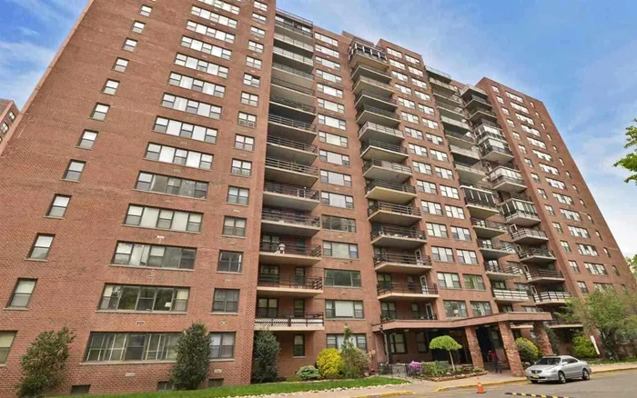 Just Listed! St Johns Complex - Highrise 1 bedroom condo with hardwood floors and ample closet space. Building features 24 hour doorman, pool, gym, community room and parking! Conveniently located near the (JSQ) Journal Square PATH train. Easy commute to NYC!