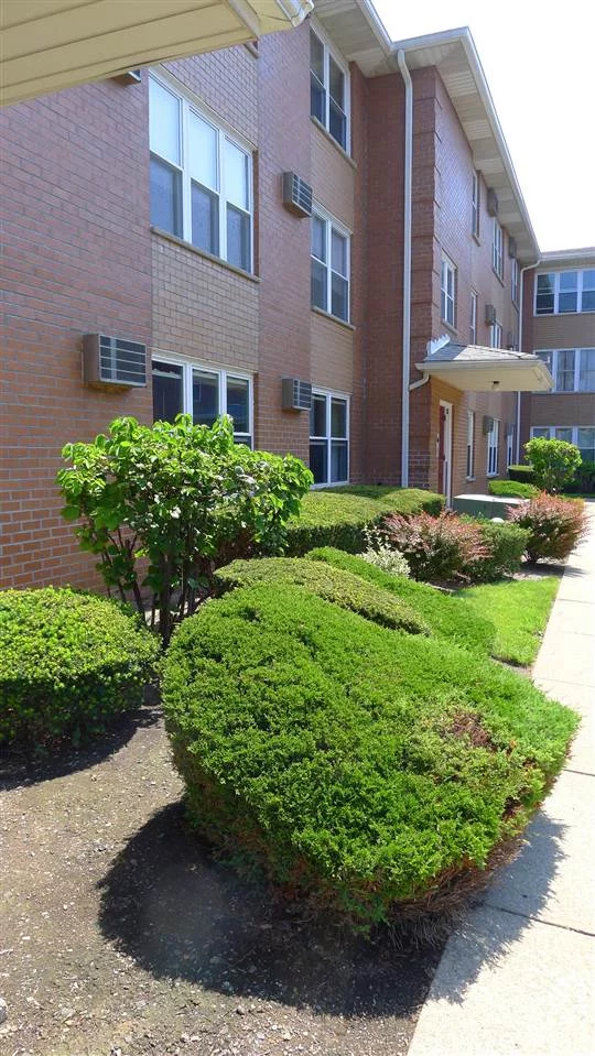 Desirable 1 Bedroom, 1 Bath Condominium in a beautiful residential area in Secaucus. Affordable Taxes and maintenance fee with parking included! 883 sq. ft. Near transportation, schools, highways and parks.