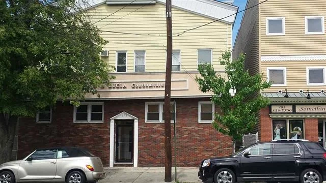 Great price on a 2 bedroom condo in Bayonne! Master bedroom has a half bath all to itself. Hardwood floors throughout and laundry hookups in the unit! Convenient to transportation, shopping, restaurants and much more. Do not miss this! UNIT #1