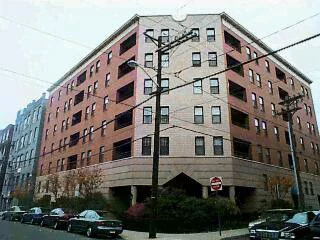 BEAUTIFUL 1 BDRM W/ DEEDED PARKING AT THE PARKVIEW-OPEN LVG/DR WITH H/W FLOORS C/A/HEAT, PRIVATE ENTRANCE, HUGE ROOF TOP DECK, NEAR COLUMBUS