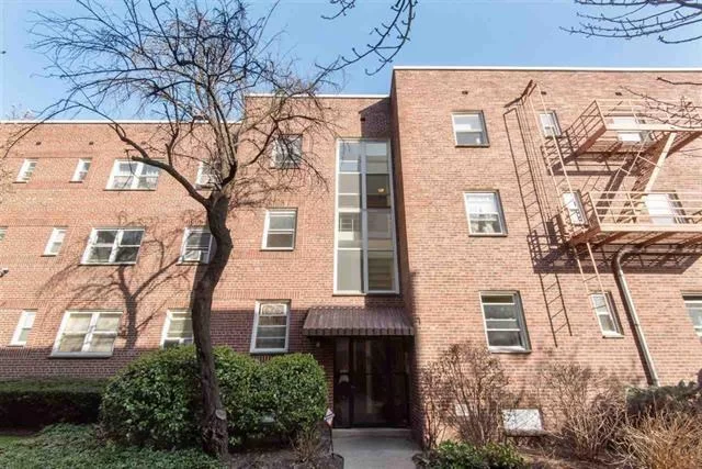 Spacious 1BD/1Bath in the prime Journal square area. Residents enjoy the shared landscaped courtyard and laundry in the basement. Heat , hot and cold Water included in the HOA. Conveniently located near St. Peter University and close proximity to Journal Square & PATH station, Buses at the corner, Close to schools, shops, restaurants, stores, and life essentials.