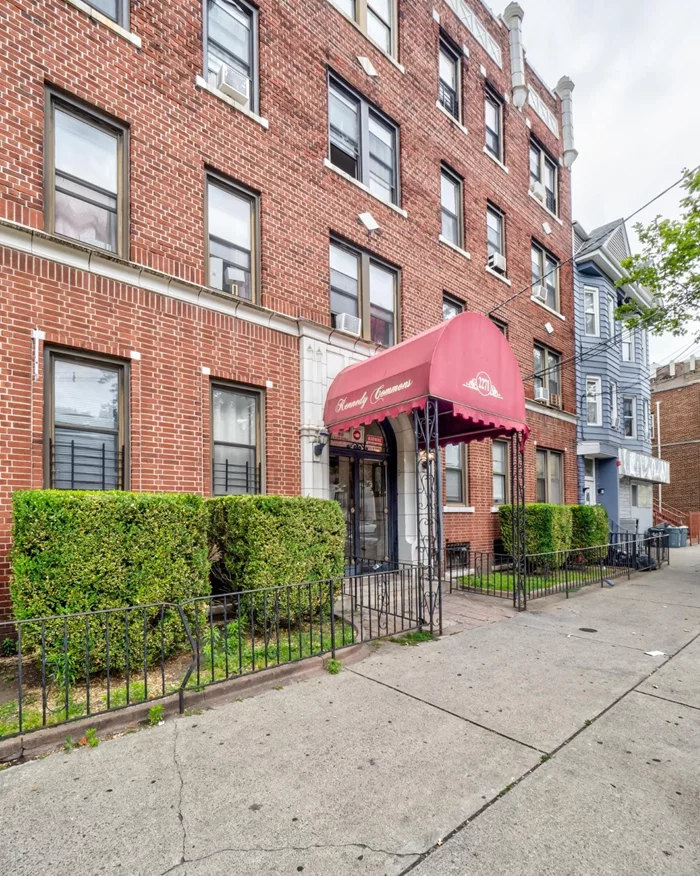 Welcome to this well-kept and quiet 1BR property with it's convenient location on Kennedy Blvd. This condo has exposure to little, if any, noise, whether some lush trees from the BR, or the courtyard from the LR. Perfect investment opportunity in this well-maintained pre-war.