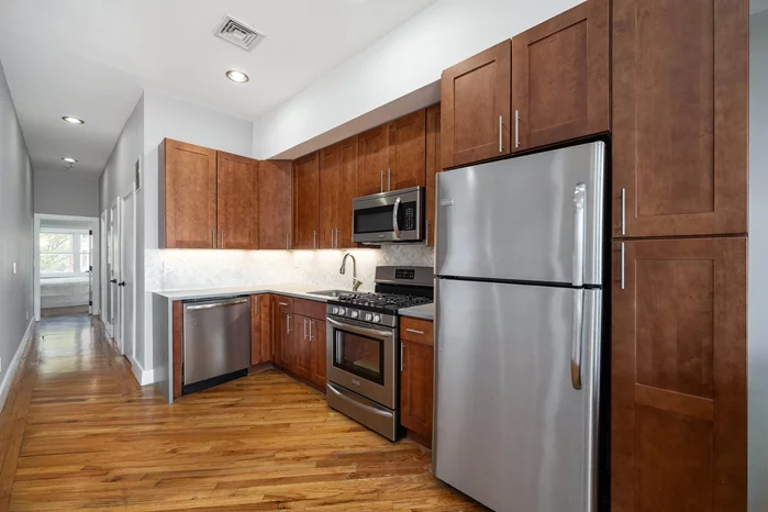 Walk into gorgeous city views in the most sought after street in the Jersey City Heights. This 2 bedroom 2 bathroom condo is steps from a community and dog park, conveniently near restaurants and shopping along Palisade Ave and close to public transportation into NYC. Don't miss the opportunity to make this beautiful condo your home!