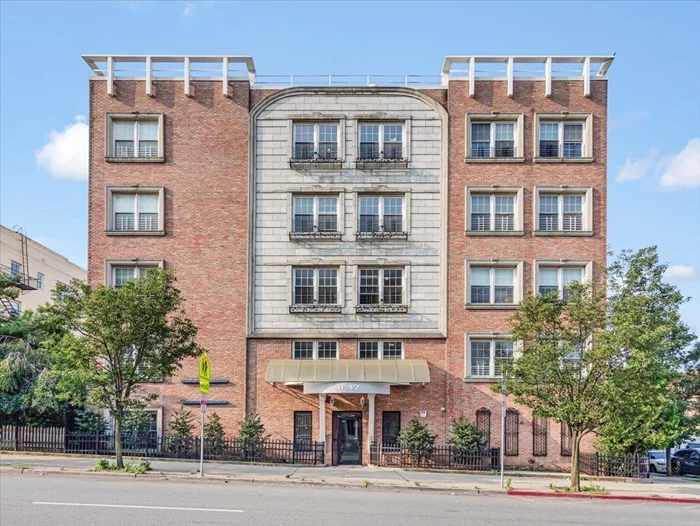 Great 1 bed 1 bath unit with hardwood floors and in nice elevator building. Easy access to PATH, buses, parks, schools, shopping and also very easy access to highways. Come and check out.