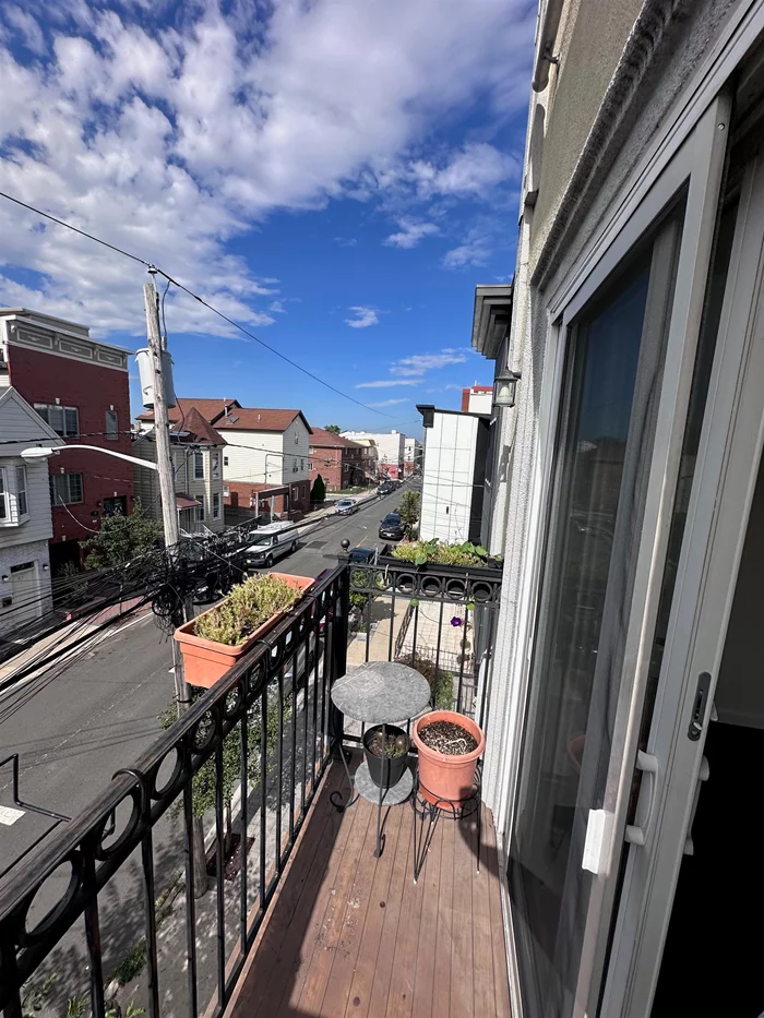 Welcome to a spacious, bright and airy 3rd Floor/1182+ SF, 3B/2B condo in JC Heights! 3rd BR currently used as office w/open archways. Walk-in laundry, S/S appliances, granite counters, wood floors throughout, tile kitchen. Jacuzzi tub MBR. Built in alarm. Plenty of closets and small storage unit on ground floor. Juliet balcony off living room onto street and 100sf balcony off MBR. Backyard fabulous for gardening, relaxing, and grilling. Two-unit building constructed 2008. Pets OK. Monthly condo fee $260/Taxes 9637K.