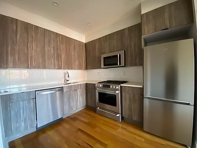 Beautiful renovated two bedroom condo in the heart of Downtown Jersey City. Located half block away from Van Vorst Park a short walk away from Grove Path station. Apartment features include: an open concept with a spacious kitchen that opens to the living area, two good sized bedrooms and a renovated bathroom. Other features include: good quality cabinets and appliances in the kitchen, high ceilings, large windows that allow natural light all day and hardwood floors throughout.