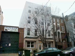 RENOVATED 1BR BRIGHT AND AIRY. LARGE BR, COMMON YARD. LAUNDRY ROOM. 7 MINS. WALK TO PATH. NYC BUS AT CORNER. VACANT AND READY TO MOVE IN. COMMON HALLS FRESHLY RENOVATED. NEW ROOF AND WINDOWS, HARDWOOD FLOORS RECENTLY RESANDED.