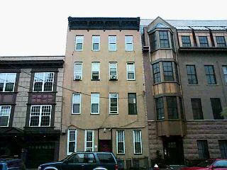 2 BR, 2 BATH TOP FLOOR UNIT ON NICE DOWNTOWN BLOCK. HEAT AND HOT WATER INCLUDED IN MAINT. FEE. COMMON BACKYARD, EASY TO SHOW VACANT, RECENTLY RENOVATED, PRESENT ALL OFFERS.