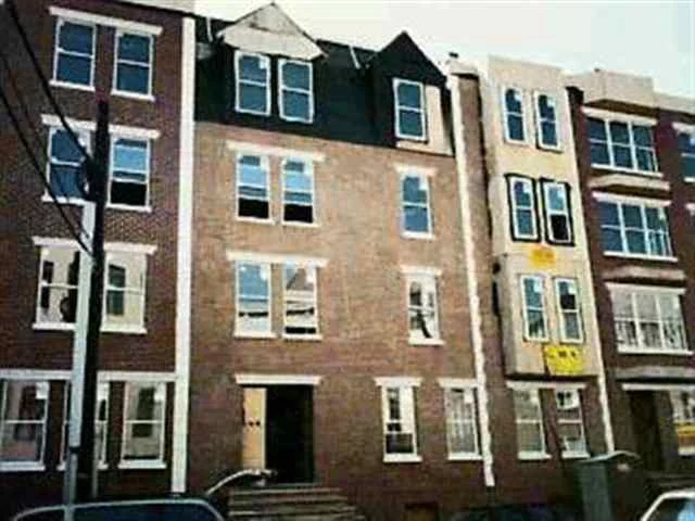 GET READY TO SETTLE INTO THIS SPACIOUS 2BR/2FBTH CONDO PLUS DEN OFFICE OR 3RD BR. THIS BRIGHT 2 YEAR YOUNG CONDO HAS EVERYTHING.HW FLOORS, CROWN MOULDING, GRANITE COUNTERTOPS, CENTRAL AIR/HEAT, W/D IN UNIT. ADT SECURITY, ELEVATOR, BIG CLOSETS, PHONE/CABLE EVERY ROOM, REMOTE CEIL FANS. SURROUND SOUND WIRED AND DEEDED GARAGE PKG. IN BLDG. HURRY