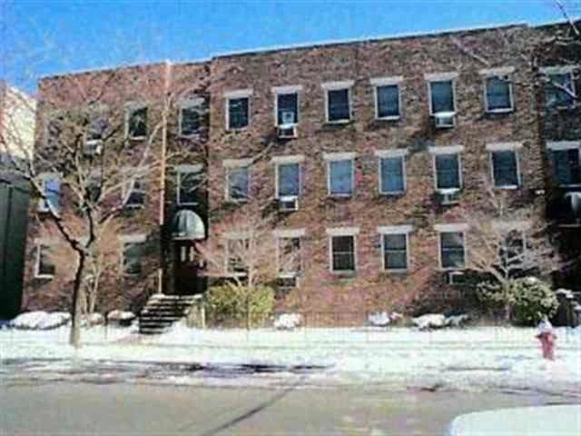 AMAZING TRIPLEX, HUGE ROOF TOP DECK, NEW ROOF, NYC VIEWS, 3RD FLOOR CAN BE USED AS A DEN OR 3RD BR GARAGE PARKING PLUS 2ND SPOT BEHIND GARAGE GREAT STORAGE, HUGE KITCHEN, HW FLOORS REFINISHED IN JUNE 2003