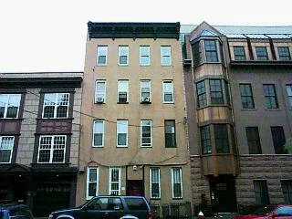 2 BR, 1 BATH UNIT ON NICE DOWNTOWN BLCOK HEAT AND HOTWATER INCLUDED IN MAINT FEE COMMON BACKYARD, HALF, EASY TO SHOW, VACANT.