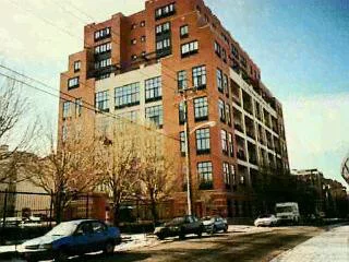 WONDERFUL DUPLEX STYLE LOFT 1 BEDROOM HUGE WALL OF WINDOWS WITH A GREAT VIEW OF NYC. ELEVATOR BUILDING PARKING AVAIL FOR RENT ON PREMISES. DOORMAN BUILDING CLOSE TO NYC TRANS AND NEWPORT MALL.