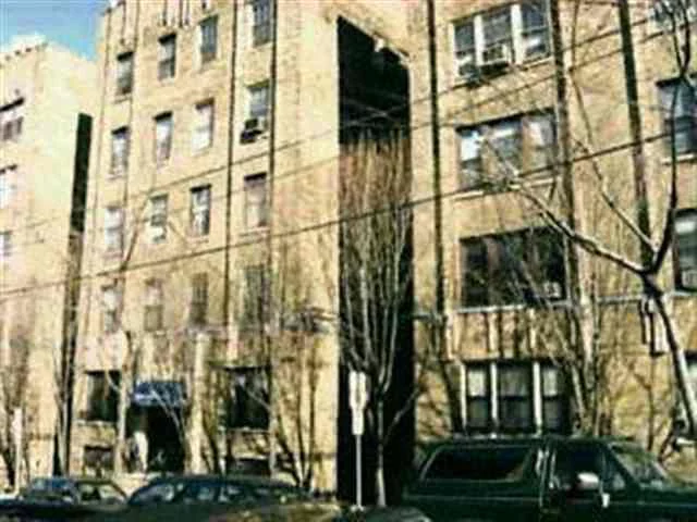 HUGE 3 BEDROOMS, 2 FULL BATH UNIT IN A VERY MINT CONDITION IN THE IMMACULATE PARC HARRISON PRE WAR BUILDING NEXT TO LINCOLN PARK. ALL HARDWOOD FLOORS, LOTS OF WINDOWS, WASHER DRYER IN THE UNIT. ONLY MINUTES FROM JOURNAL SQUARE PATH STATION. DONT MISS THIS OPPORTUNITY.