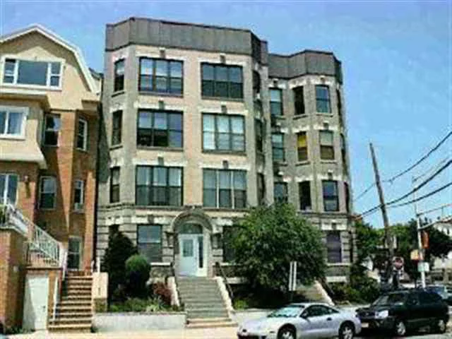 WEEHAWKEN 1BR CONDO ON BLVD EAST, WITH ULTIMATE PANAROMIC VIEWS OF NYC LINE AND HUDSON RIVER. 505 SQFT, NEW WINDOWS, HWFS, NEEDS TLC. THIS CONDO IS SECONDS AWAY FROM PORT IMPERIAL FERRY AND LIGHT RAIL, MAKING YOUR NYC COMMUTE QUICK AND EASY. LOW MAINTENANCE, WELL MAINTAINED BRICK BLDG ON CORNER W NYC BUS AT DOORSTEP.