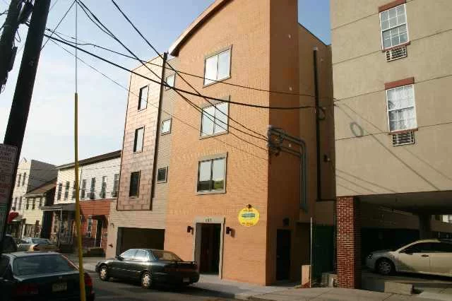 NEW CONSTRUCTION CONDO BUILDING 1 UNIT LEFT. 1BR, 1 1/2 BA, NEAR BUSES TO NYC, WOOD FLOORS GRANITE COUNTERS AND STAINLESS APPLIANCE , TAX ABATEMENT AVAILABLE FOR 5 YEARS, CALL OFFICE FOR MORE DETAILS ON THIS GREAT UNIT.