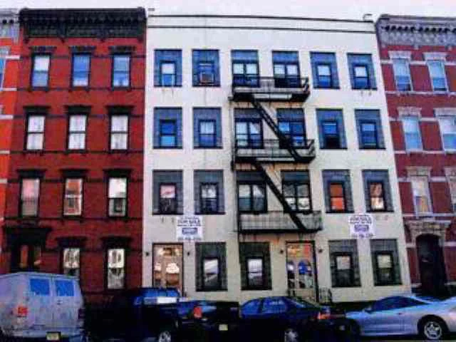 COZY STARTER UNIT. 1BR, 1BATH LOW TAXES AND MAIT. EASY 1ST FLOOR ACCESS, WD AND STORAGE IN BSMT. HI CEILINGS, EXPOSED BRICK. QUIET BACK BEDROOM. HDWOOD FLOORS. CONVENIENT TO NYC BUS AND STORES. 10 MIN WALK TO PATH. EZ TO SHOW. SHORT NOTICE OK.