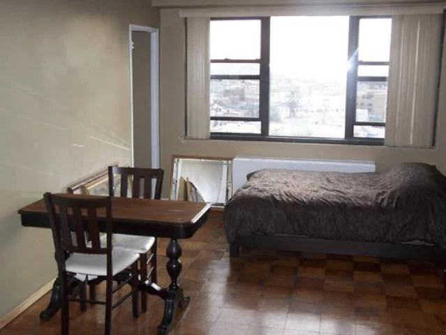 GREAT STUDIO APT. NEAR TRANSPORTATION AND SHOPPING. UNIT OFFERS A 1 CAR PARKING ALONG WITH NY VIEWS AND MUCH MORE.