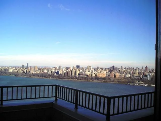 GUTTENBERG GALAXY TOWERS 3 BEDROOM, 3.5 BATH PENTHOUSE, 2 TERRACES, SPECTACULAR NEW YORK VIEW, TOTALLY UNOBSTRUCTED VIEW FROM VERRAZANO BRIDGE, EMPIRE STATE BUILDING AND GEORGE WASHINGTON BRIDGE, GRANITE FLOORS, MARBLE BATHS, 24 HOUR DOORMAN, ELEVATOR, GYM, SPA, OUTDOOR AND INDOOR SWIMMING POOL, PETS OK, SHOPS ON PREMISES, 15 MINUTES TO MIDTOWN MANHATTAN.