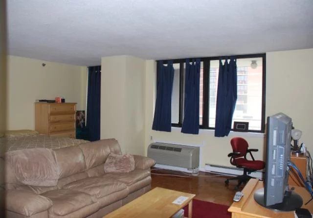 Get all the amenities of a luxury building at a great value. Valet parking, doorman, shuttle to the PATH and gym. Freshly painted apartment with new air conditioning unit and new refrigerator. Large nineteen foot balcony and washer/dryer on every floor.