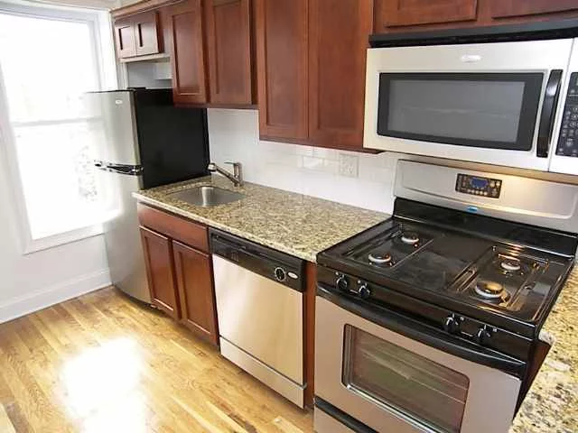 Located in the area of historic Hamilton Park, this fantastic one bedroom condo is newly renovated! The unit has lofted ceilings, kitchen is highlighted with SS appliances, granite counters, tile backsplash, and a breakfast bar. Unit is completed by hardwood floors and CAC. Building has a washer/dryer room and extra storage room in the basement. Walking distance to Grove St & Newport PATH stations, great downtown restaurants and shopping.