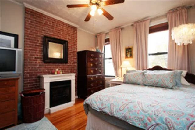Beautiful renovated one bedroom in brownstone building. Great kitchen w/stainless steel applainces. Bedroom has good closet space w/gas burning fireplace. Hardwood floors, washer/dryer in unit. Convenient location close to NYC transportation. Access to huge shared backyard. Short notice O.K.