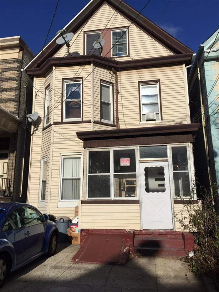 Beautiful three family house for sale in a prime Weehaken location with a NYC view. Quick access to NYC transportation, near parks, shopping centers and great school system. A MUST SEE.