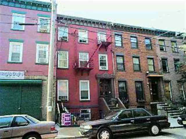 GO0OD INVESTMENT PROPERTY IN HAMILTON PARK ARE 1 2BD DUPLEX W/ DECK AND SOME ORIGINAL DETAIL 2 1BD UNITS CURRENTLY RENTED