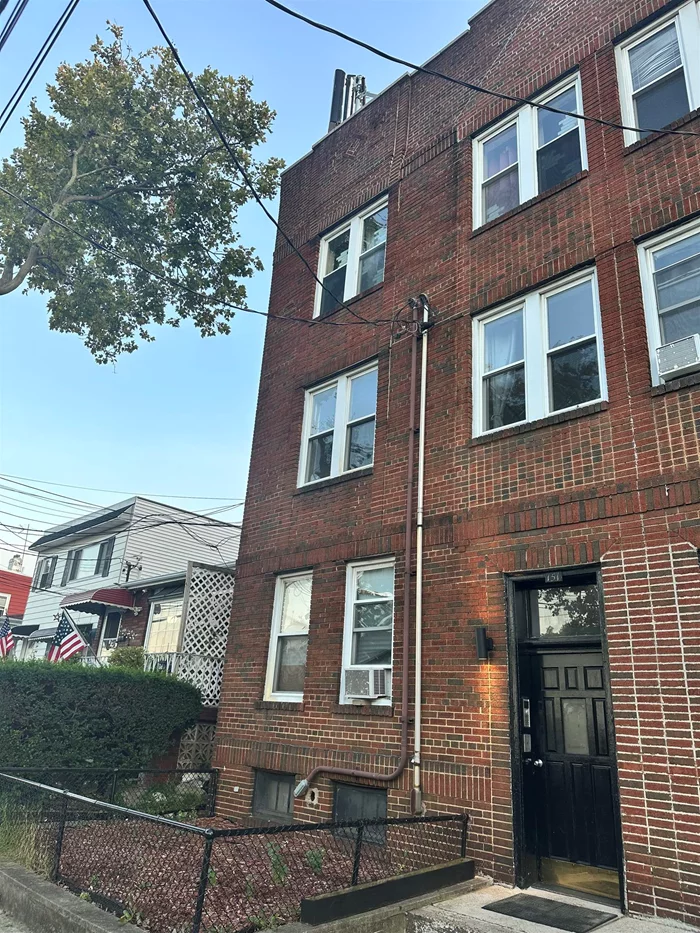 Creative investors welcome to this 6 family home!! Possible condo conversion / potential rent increase/ city approval needed. 1031 tax exchange. Solid All brick 6 unit Building! Upcoming neighborhood in Jersey City all apartments well kept. Motivated seller looking for therightInvestor