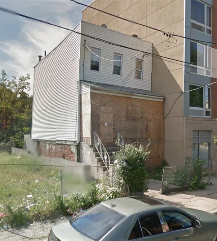 2 Family in great location of bergen/lafayette area of Jersey City. Needs structural attention. Vacant. All showings must be accompanied by seller.