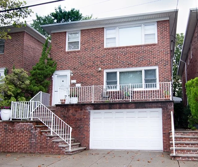 Beautiful 2 family home located in downtown Bayonne on Kennedy Blvd. Central air and heat.
