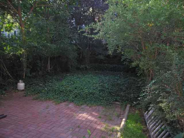 DIAMOND IN THE ROUGH WIDE BRICK HOME W/NYC VIEW. BOTH APTS ARE BRIGHT & SUNNY W/ 5 ROOMS IN EACH. NEEDS UPGRADING THRU-OUT BUT COULD BE TRANSFORMED INTO A LARGE 1 FAM OR $$$ MAKING RENTAL PROPERTY. LUSH, PRIVATE BACKYARD