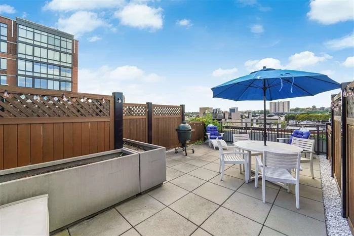 An extremely RARE opportunity to rent a private rooftop terrace in the Maxwell Place complex. The terrace offers Manhattan and sunset views, secured gated entry, planters and electrical outlets. Please note this terrace can only be rented by an occupant of the Maxwell Place complex.