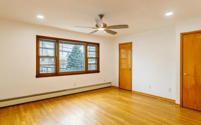 Lovely 3 BR 1 Bath located just a few blocks away from the light rail. This unit includes a ton of natural light, hardwood floors throughout and very spacious bedrooms with plenty of closet space. Heat and electric included, backyard access. Great rental opportunity!