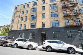 Spectacular 3 Bedroom with 1 Bath. Near Light Rail and NYC Transportation New appliance Full washer and dryer in unit Pets ok with Fee Parking Avail with Fee Ready for move in View of Rooftop Skyline Rooftop Access Exercise Room Storage Room